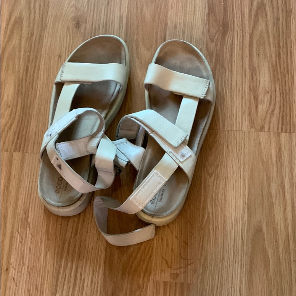 ECCO Cream Strappy Sandals. Size 41. 2 ways to strap foot in. Good condition.